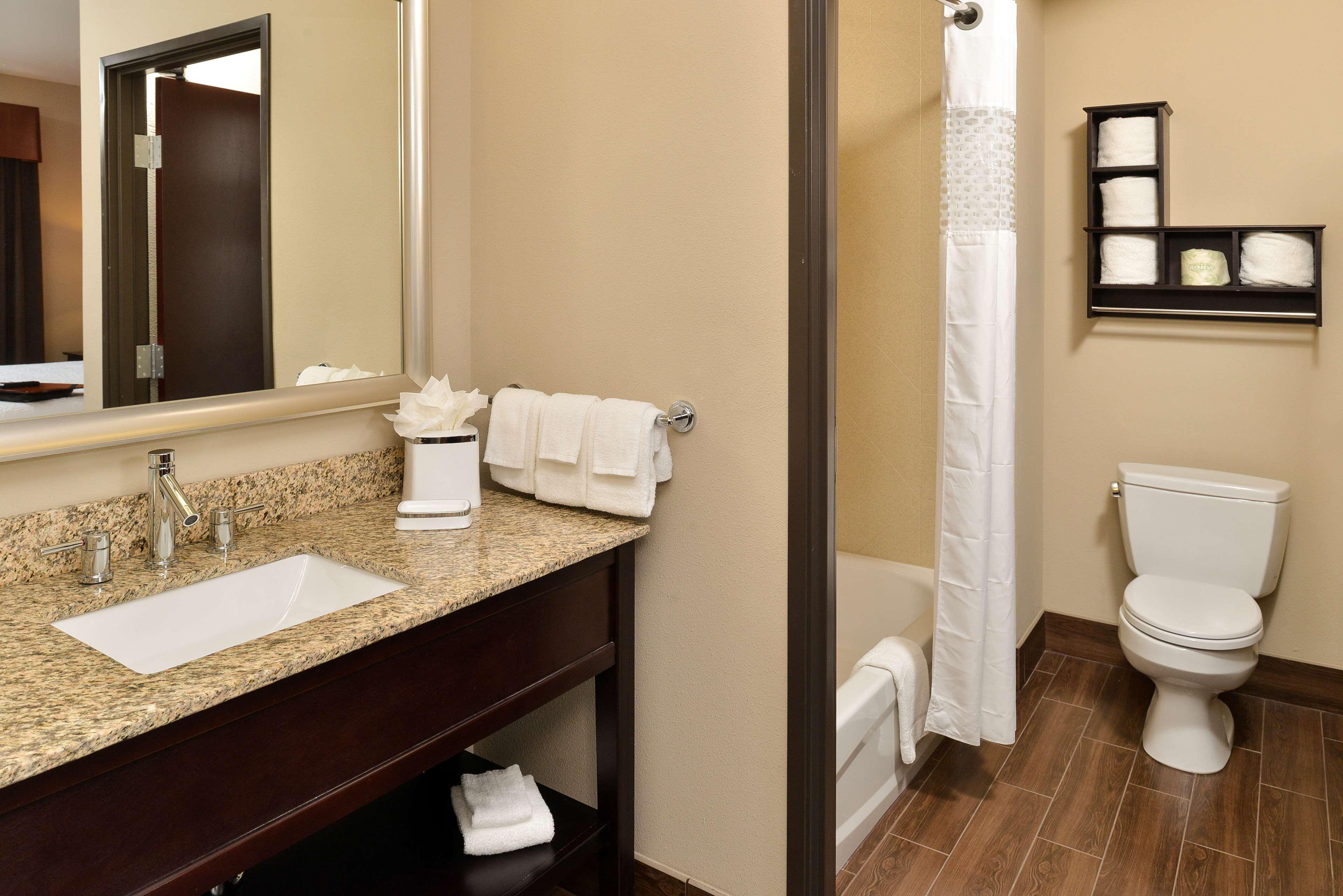 Hampton Inn & Suites Harvey Dış mekan fotoğraf