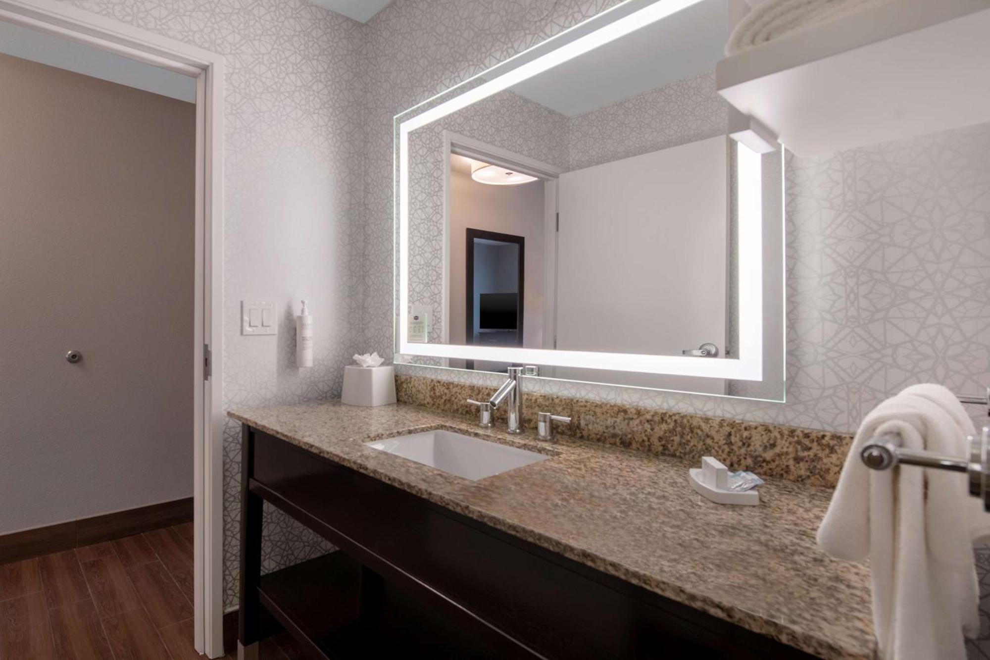 Hampton Inn & Suites Harvey Dış mekan fotoğraf